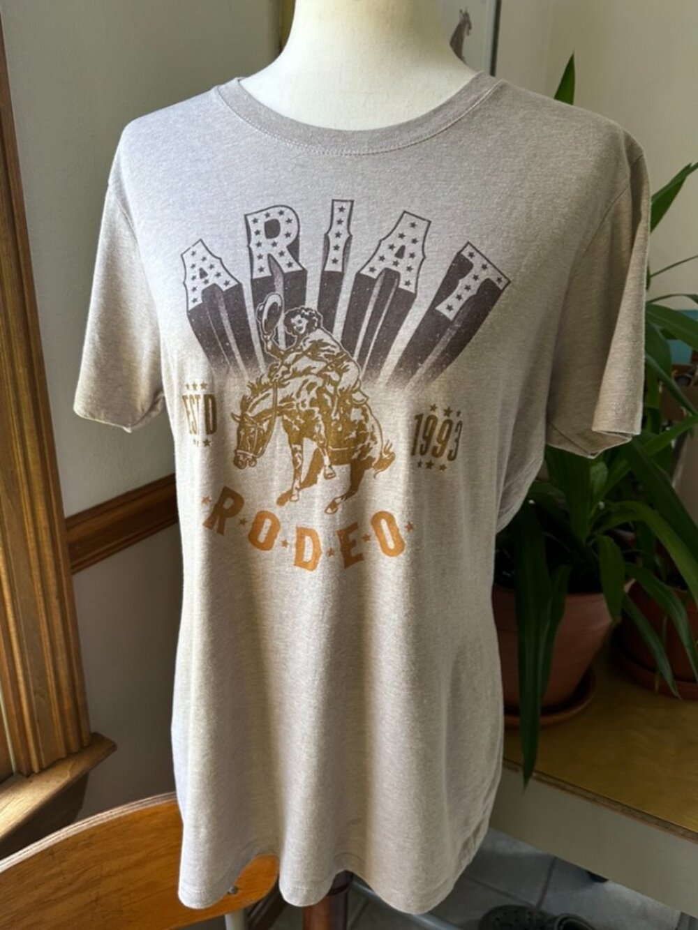 Ariat Women's Western Rodeo Tee, Cowboy and Horse graphic, XL, EUC